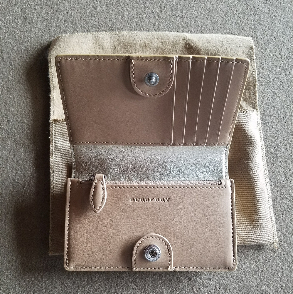 NWT! Sale! Saville Burberry Crest Embossed Smooth Leather Gold Metallic Wallet - Picture 11 of 16